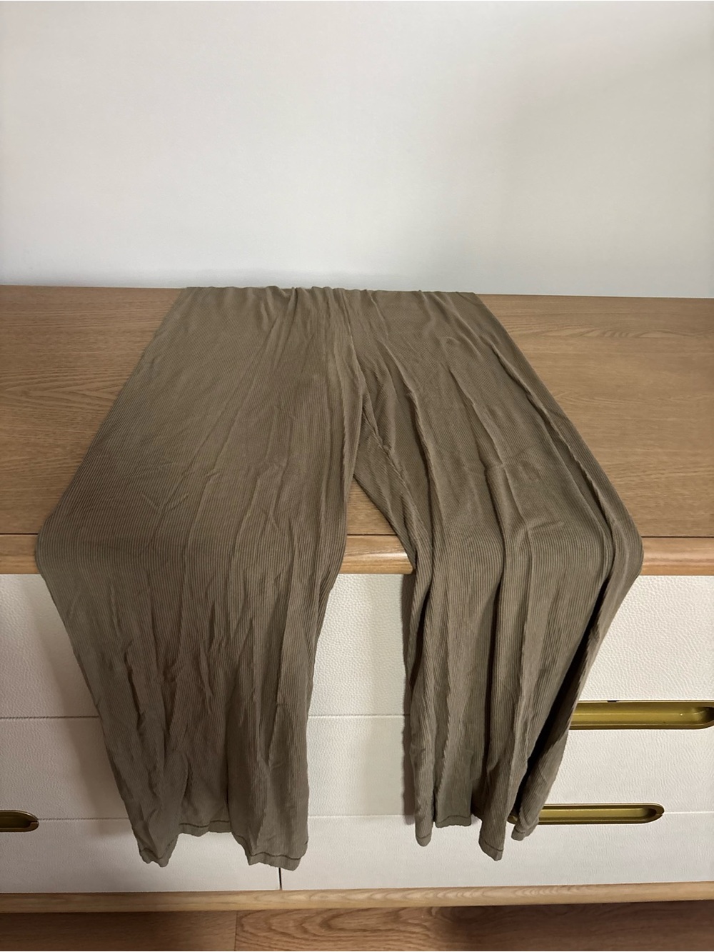 SKIMS Soft Lounge Sleep Set - Picture 7 of 8